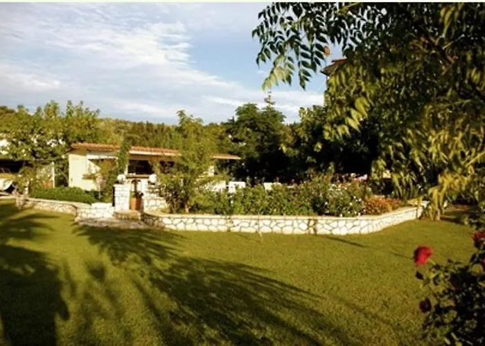 The Garden's 3*