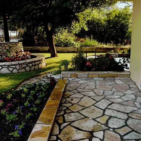 Maison d'hôtes The Garden's Studios Vlikhón